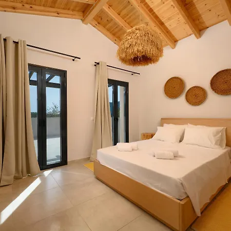 Villa Natalia Kato Garouna